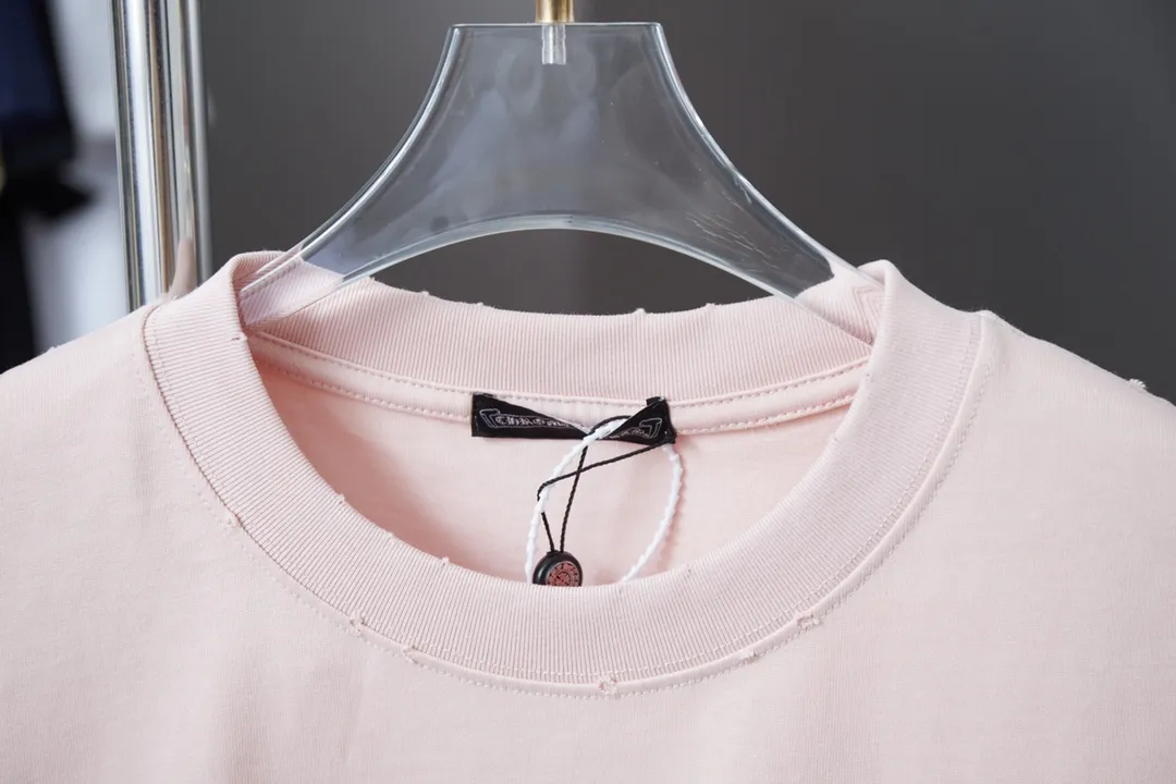 🅿️220 Ch*ome Hearte 25SS early spring new style, appliqué embroidered heart cross short sleeves, light luxury, essential item for daily commuting for men and women, correct version, welcome to compare, detailed features · 320g 100% pure cotton double yarn jersey fabric · Custom dyed in the same vat, special thickened 32 pieces double-strand 1X1 thread · Imported Tajima machine embroidery tatami embroidery ➕This cloth patch embroidery · Hand-stitched Croxin hardware accessories · Hand-made fraying of collar, cuffs and hem · Double-needle stitching across seams · Original main mark, washed tag, branded moisture-proof paper packaging Color: Black/White/Pink Size: S/M/L/XL